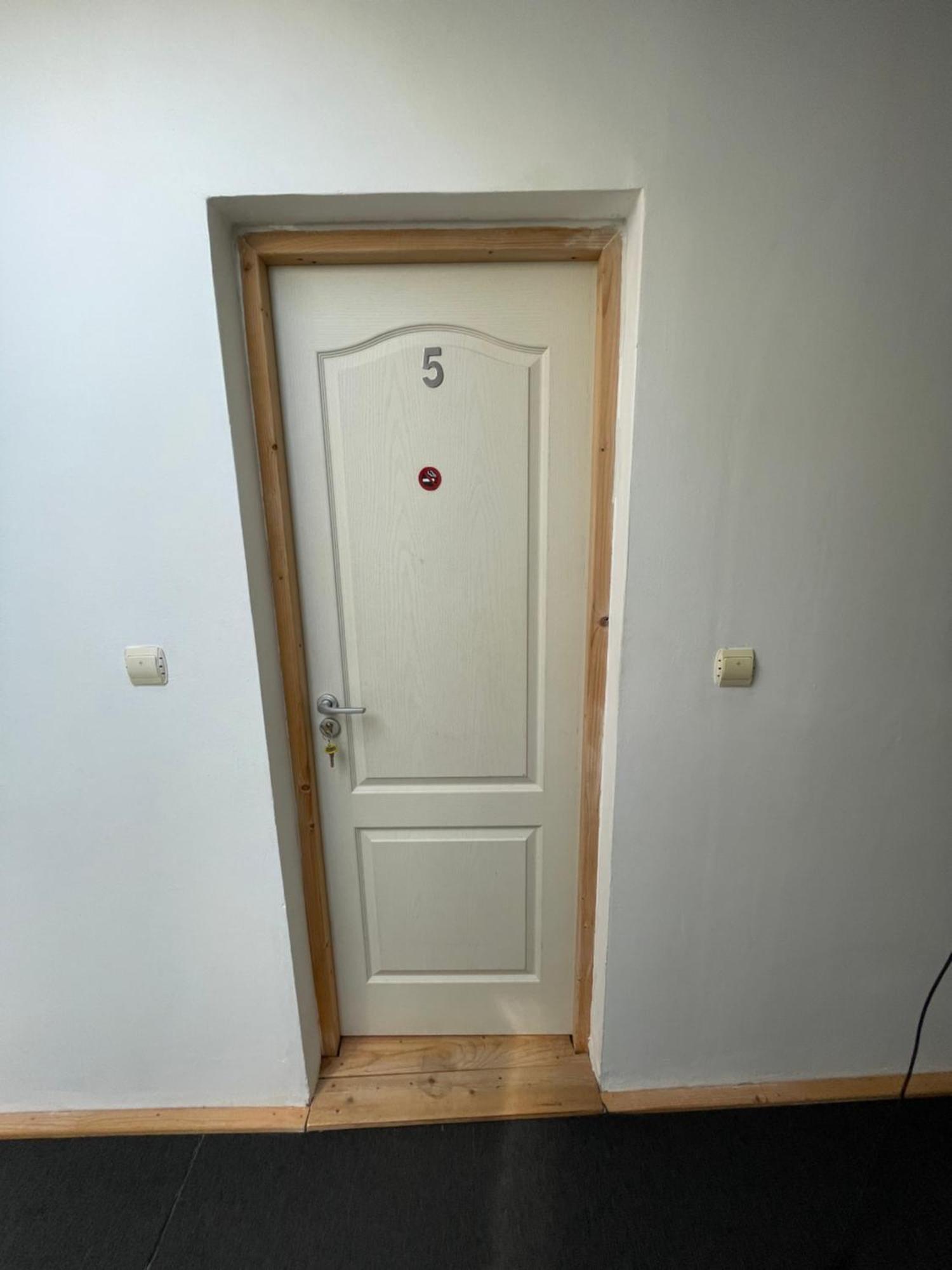Casa Trandafirilor Hotel Тулча Екстериор снимка